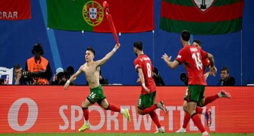 لقطة اليوم.. كونسيساو يكمل مسيرة والده ويسجل للبرتغال في يورو 2024